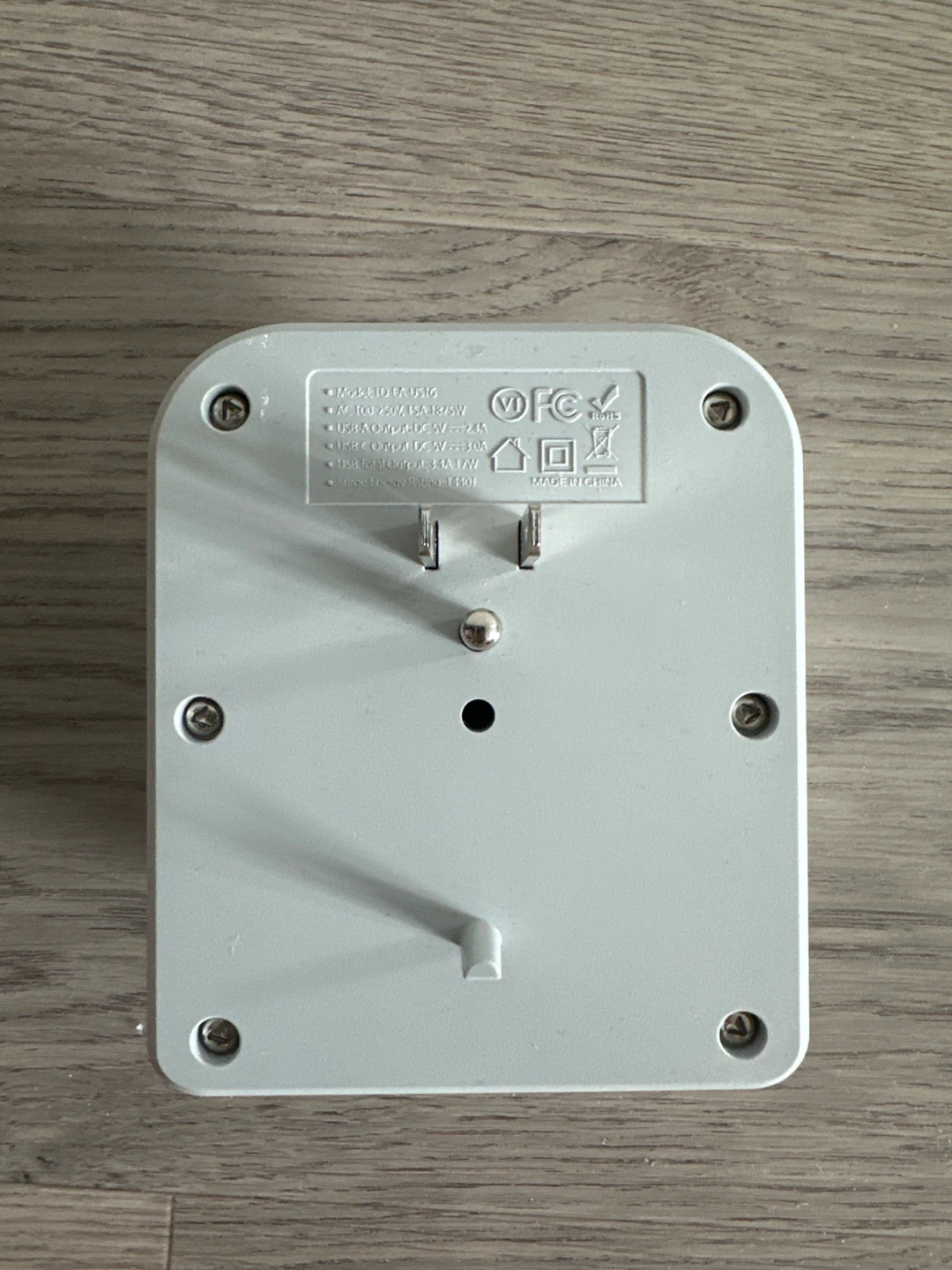 TROND Power Strip with USB C - photo 3