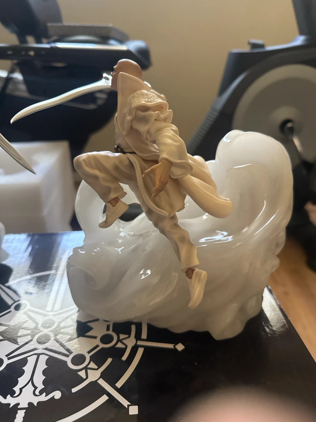 Stormlight Premium Collectibles Clashing Storms Resin Statue - photo 3
