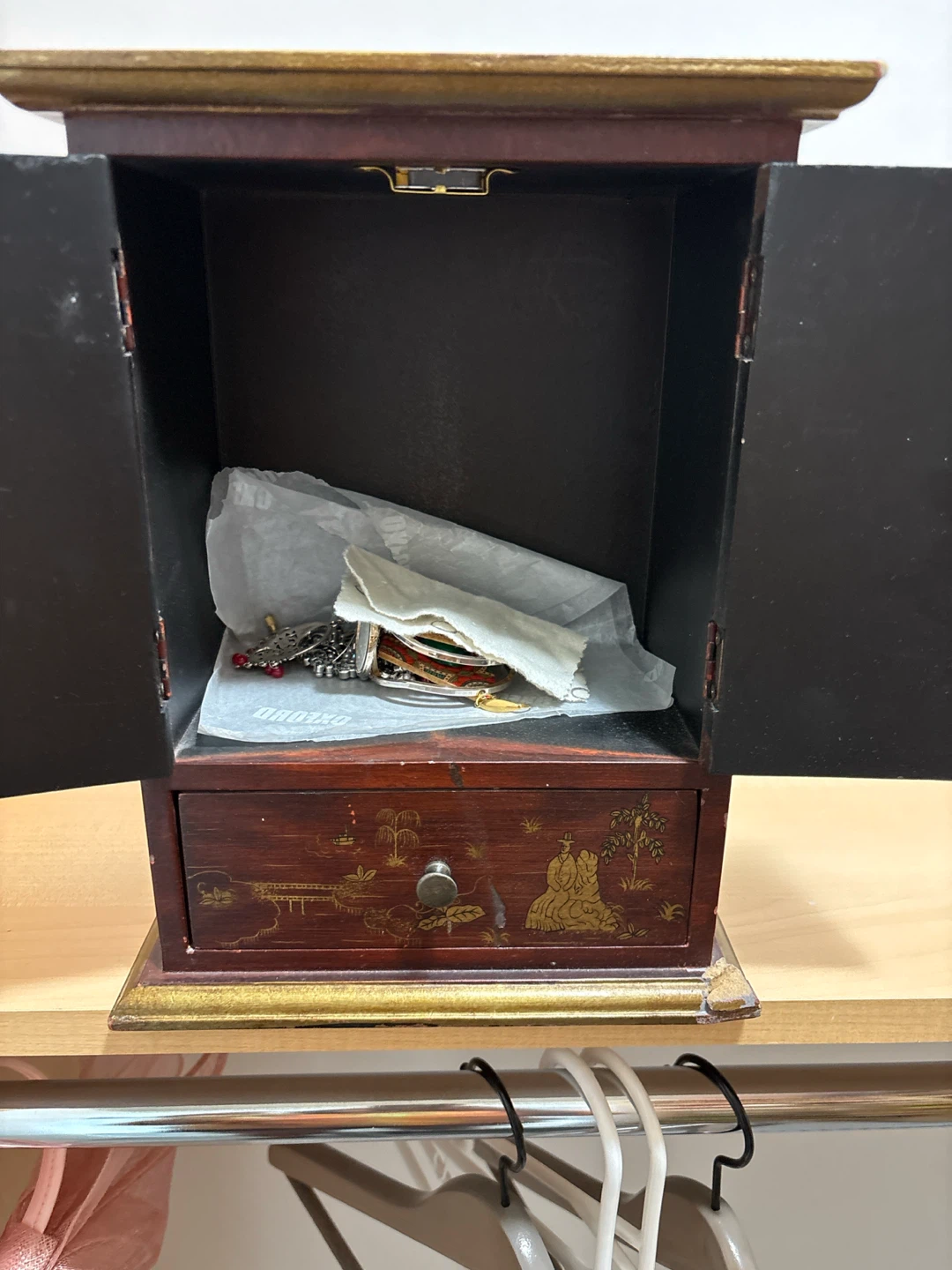 Antique jewelry box with carving - photo 3