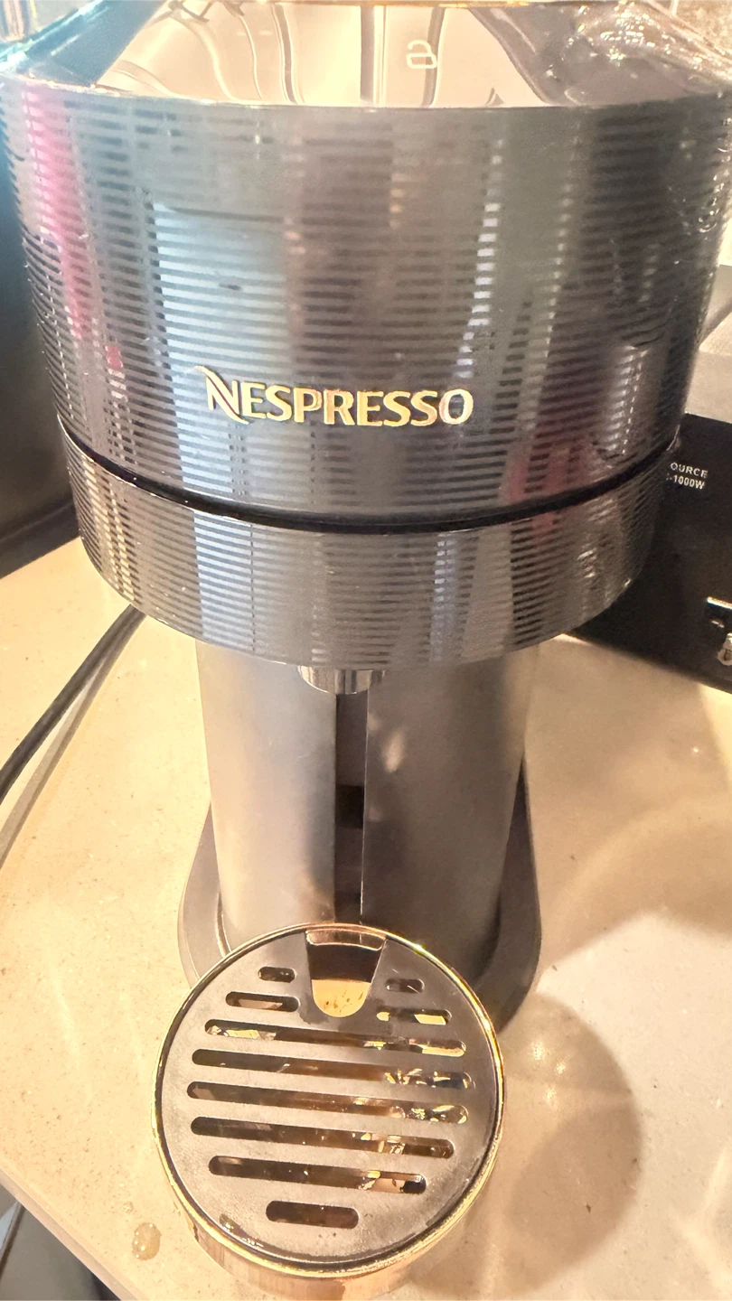 Nespresso Coffee Machine - photo 2