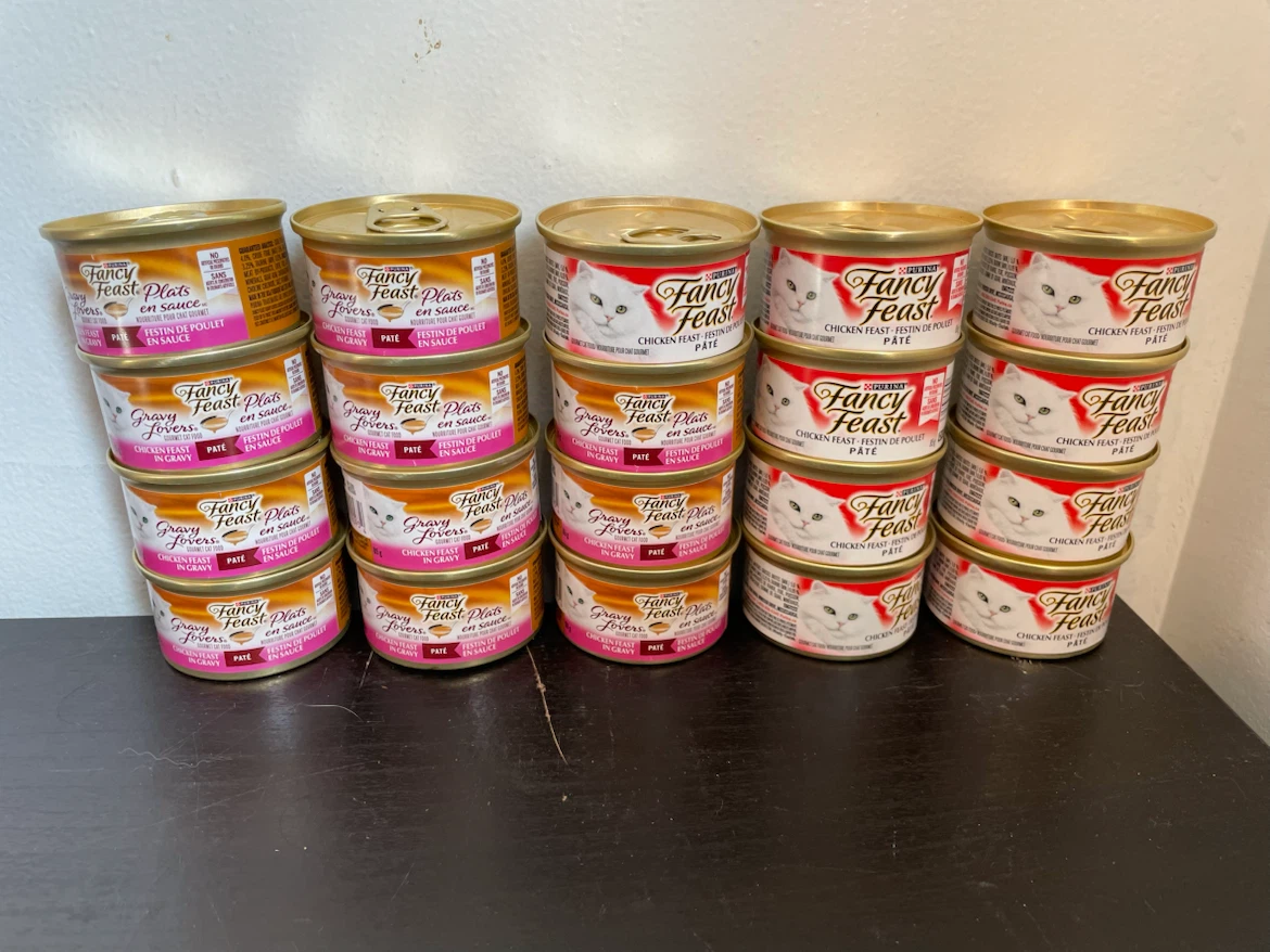 20 Cans Fancy Feast Wet Cat Food-Pate Chicken