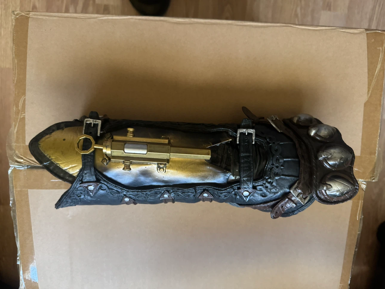 Assassin's Creed Syndicate Gauntlet with Hidden Blade - photo 3