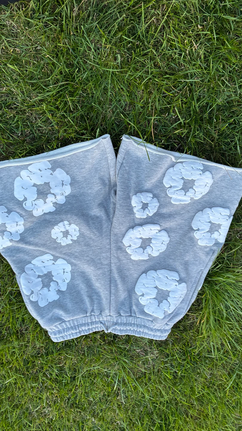 Denim Tears Grey Shorts with Floral Appliqué - photo 3