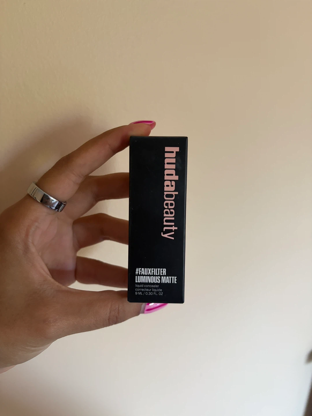 Huda Beauty #Fauxfilter Matte Concealer - Sugar Biscuit 3.5N