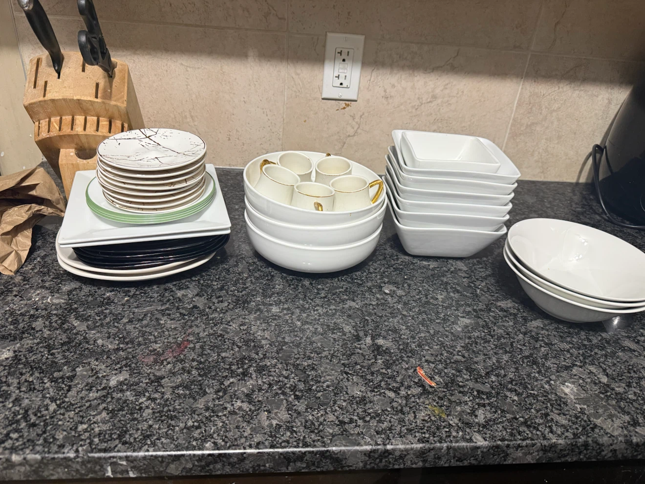 Ceramic Dishes and Cups - photo 2