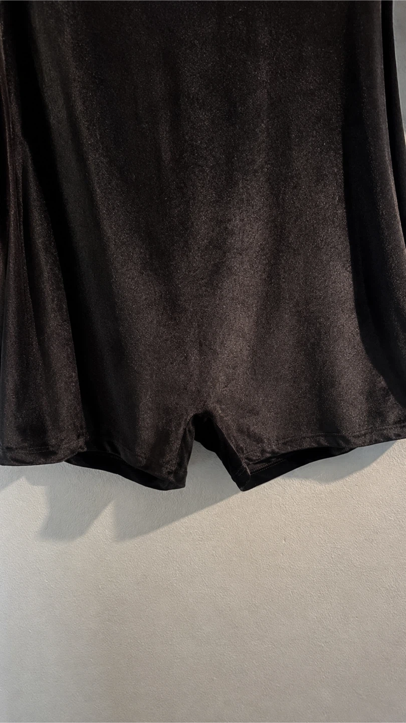 Forever 21 Black Velvet Long Sleeve Romper - photo 4