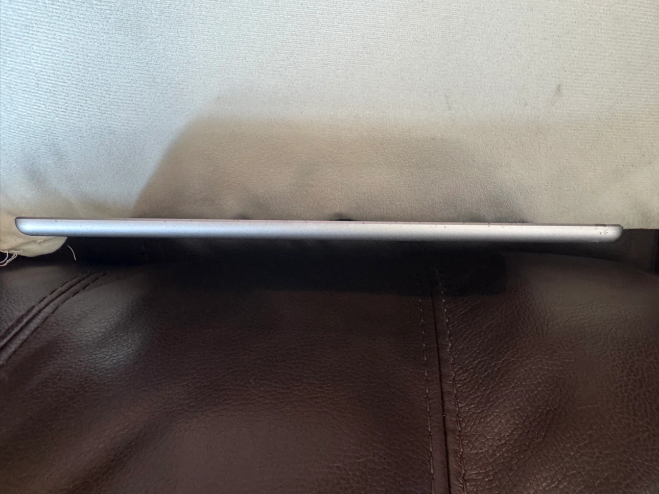 Apple iPad 6th Generation 32GB - photo 3