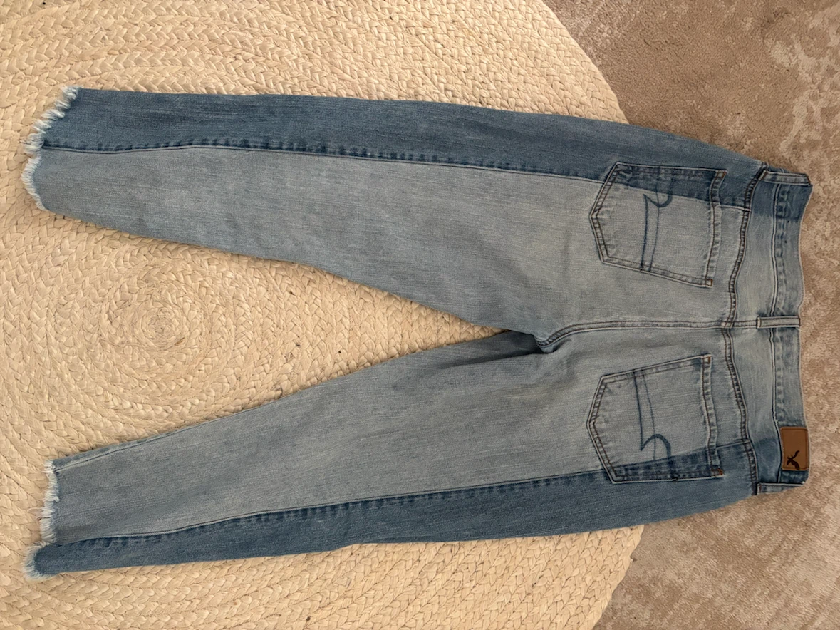 American Eagle Vintage Hi-Rise Jeans Size 10 - photo 2
