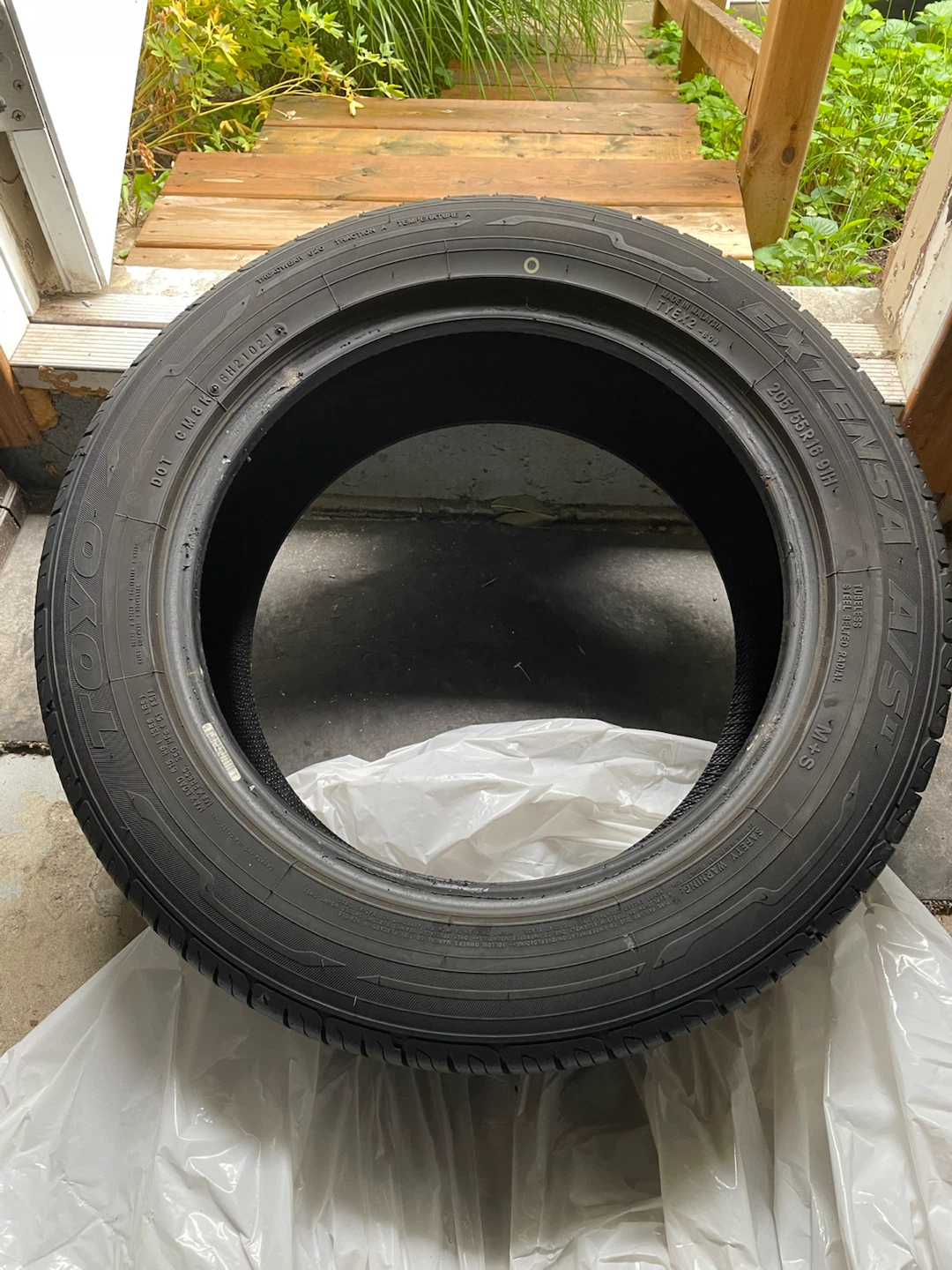 Toyo Extensa 205/55R16 Tires(2)