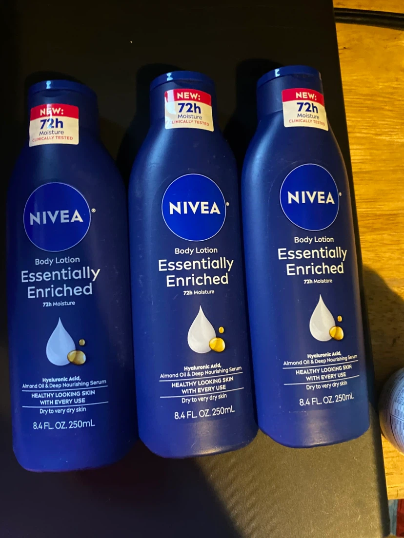 NIVEA Essentially Enriched Body Lotion