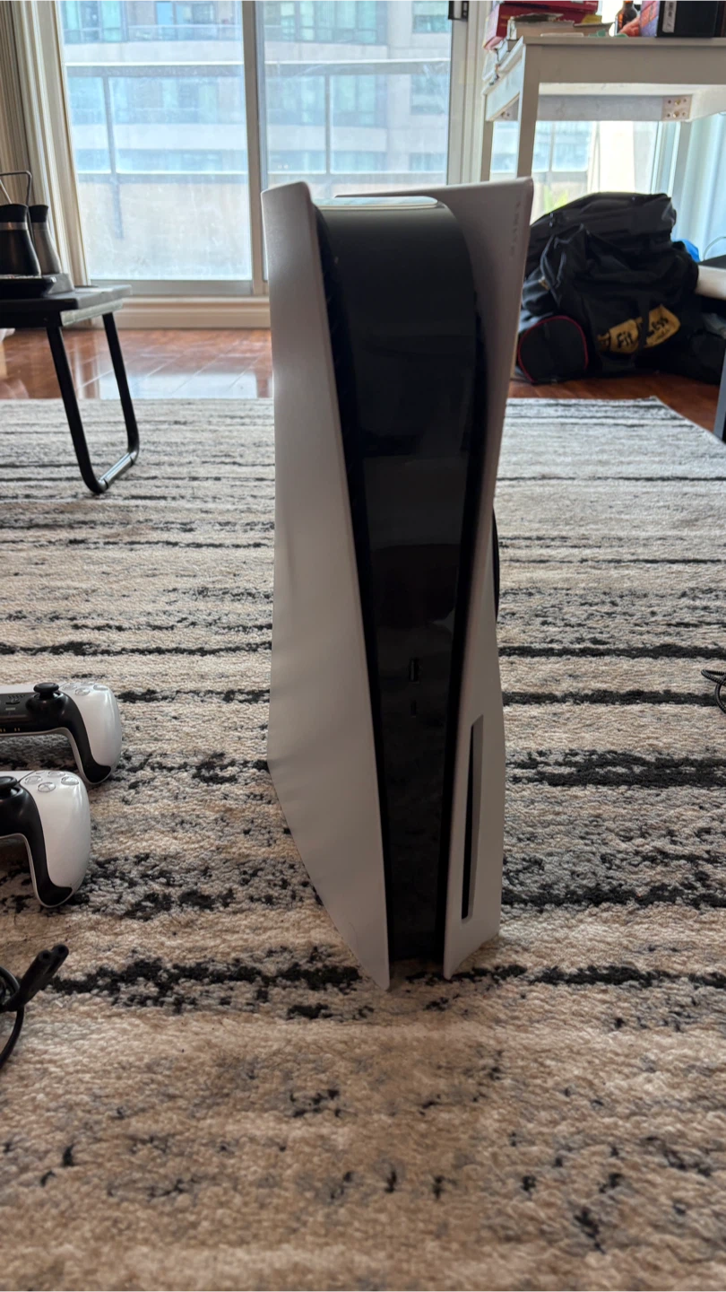 PS5 Disc Edition + 2 Controllers - photo 4