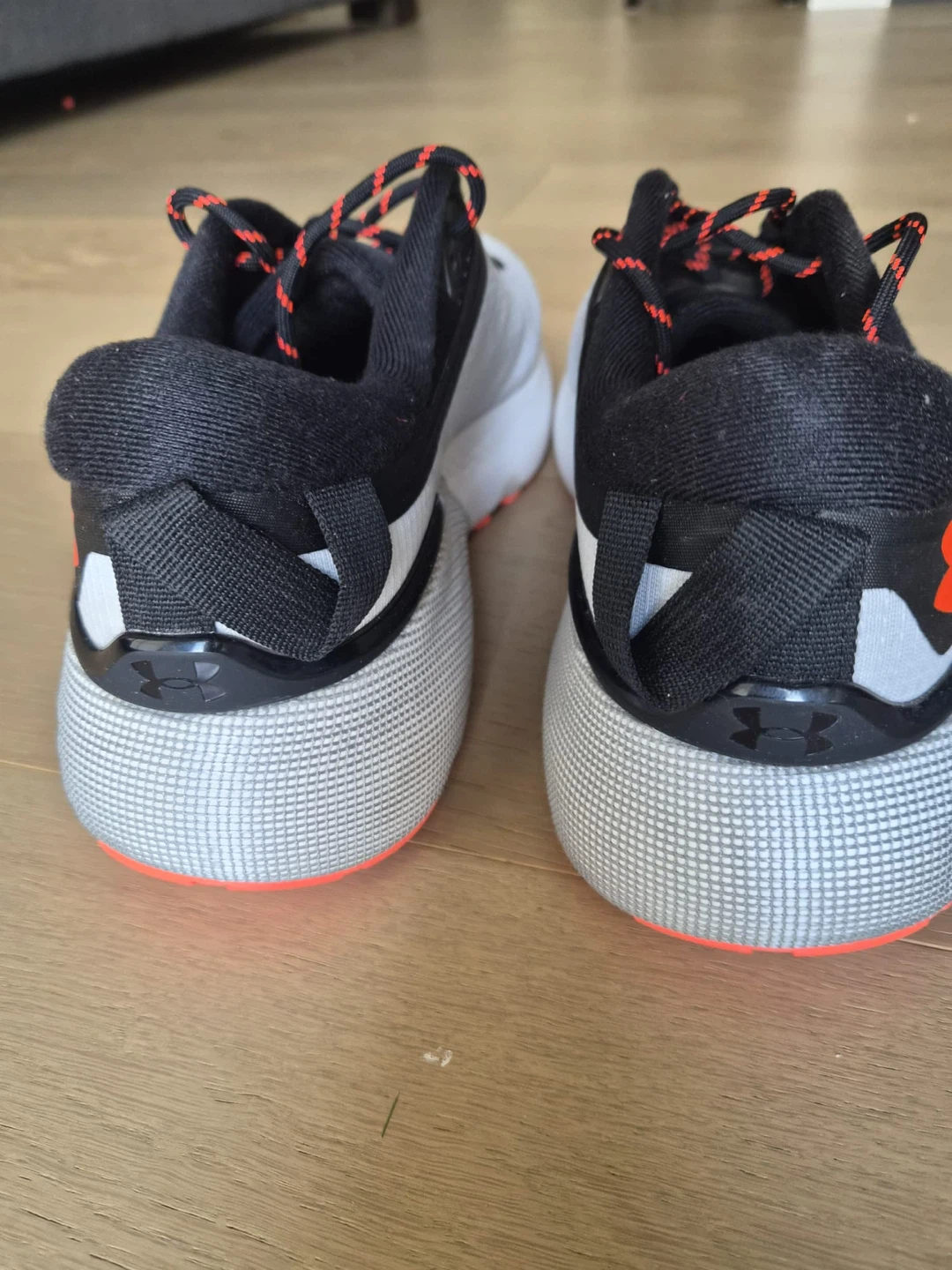 Under Armour HOVR running shoes - photo 4