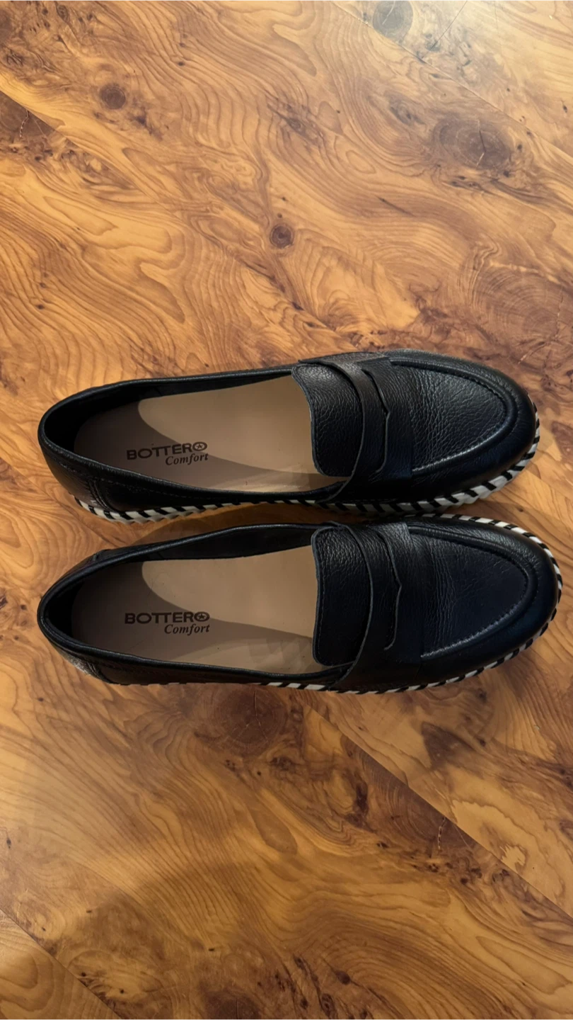 Bottero Comfort Black Loafers - Size 9
