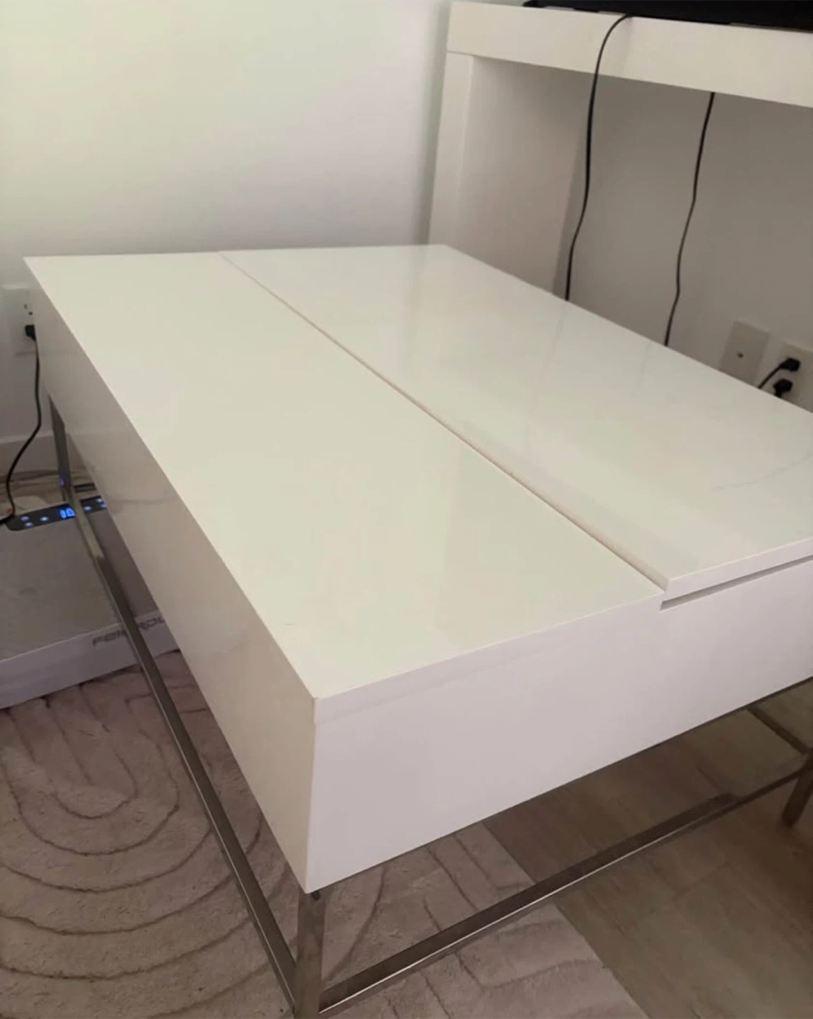 White Lift-Top Coffee Table