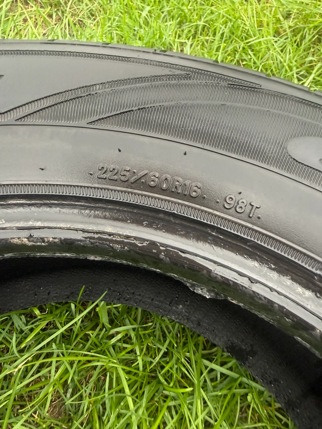 Goodyear Assurance All-Season Tire 225/60R16 98T - photo 4