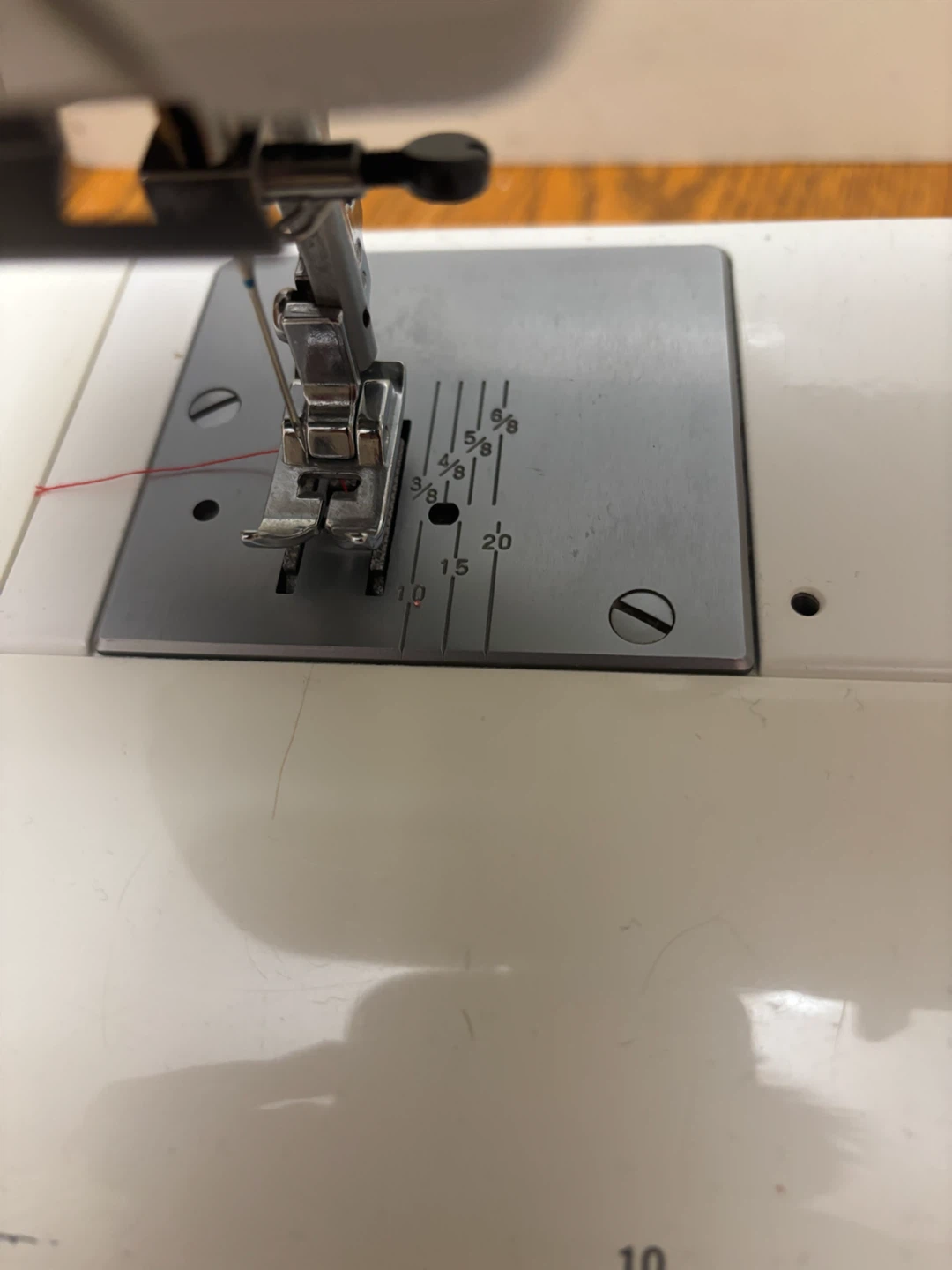 Janome 423S Sewing Machine - photo 2