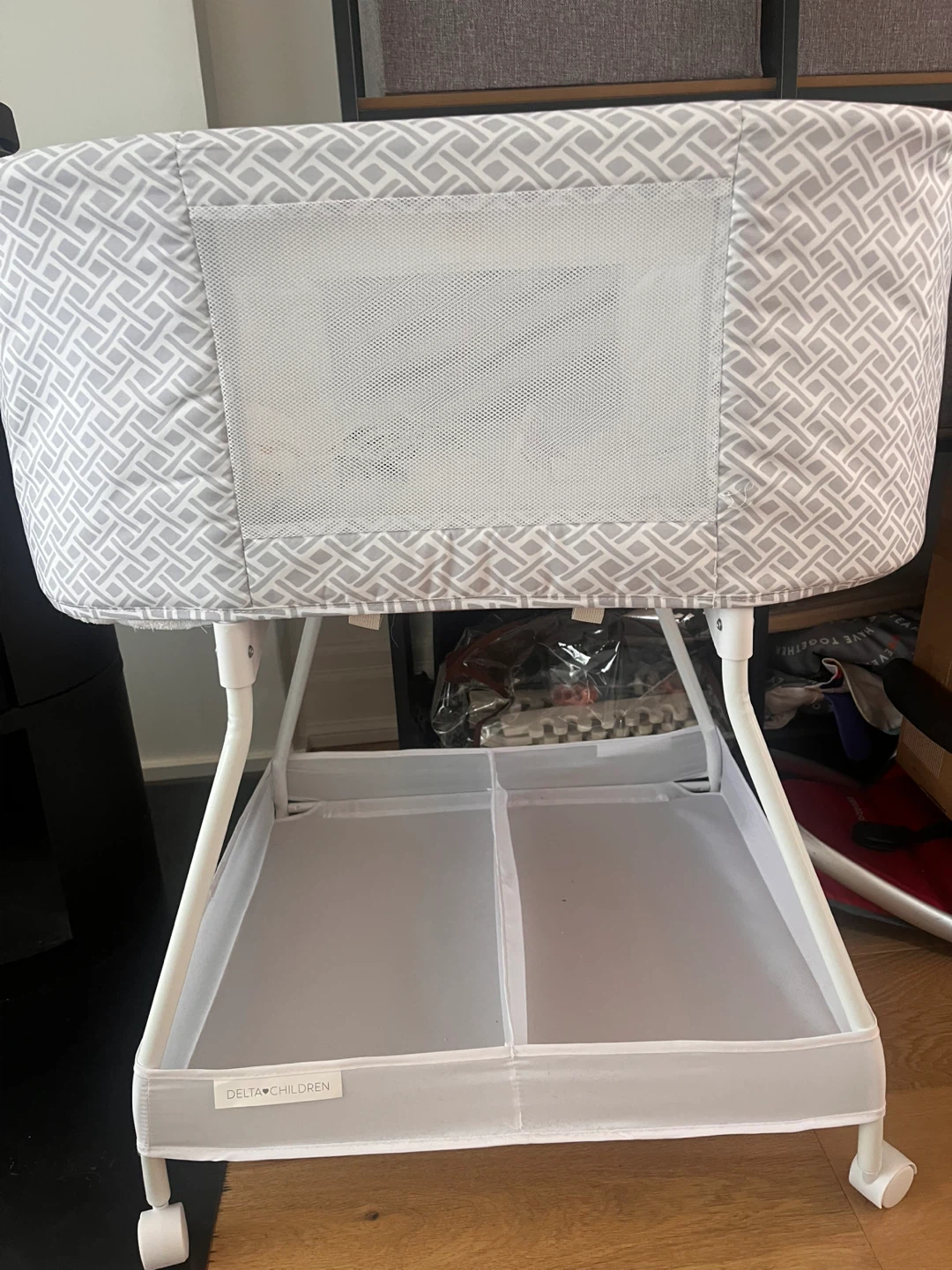 Delta Children Bassinet - photo 3