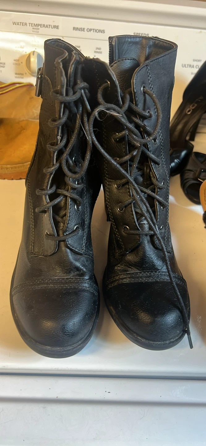 Black Lace-Up Ankle Boots Size 6.5 - photo 3