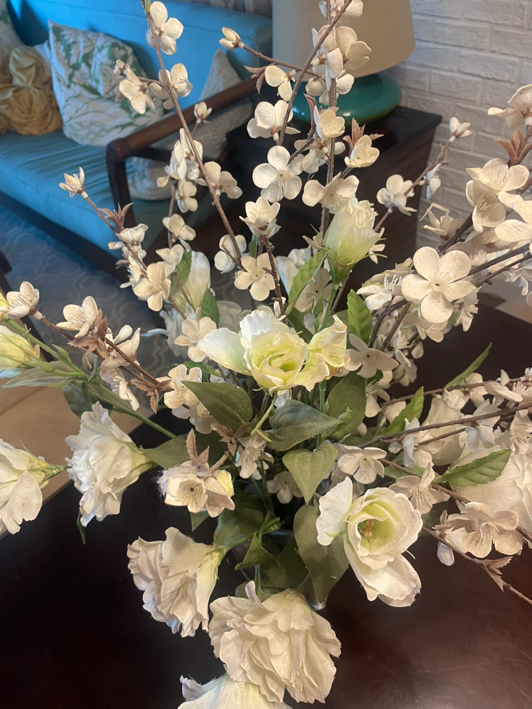 Vase with fake flowers - photo 2