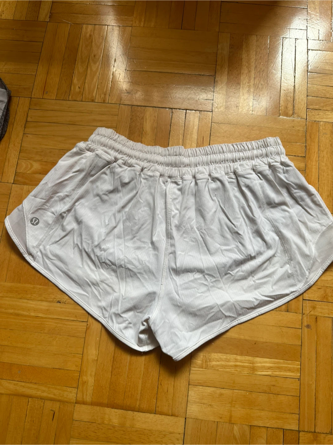 Lululemon 6 Reg Running Shorts White - photo 2