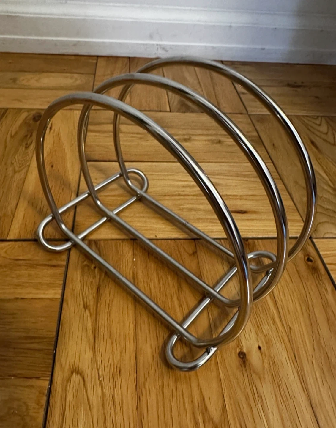 Cutting organizer standing holder
