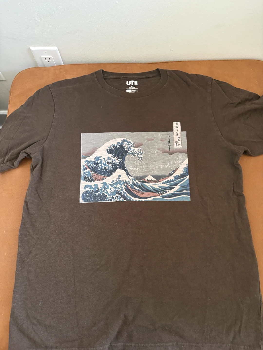 American Eagle Shorts, Uniqlo shirt bundle