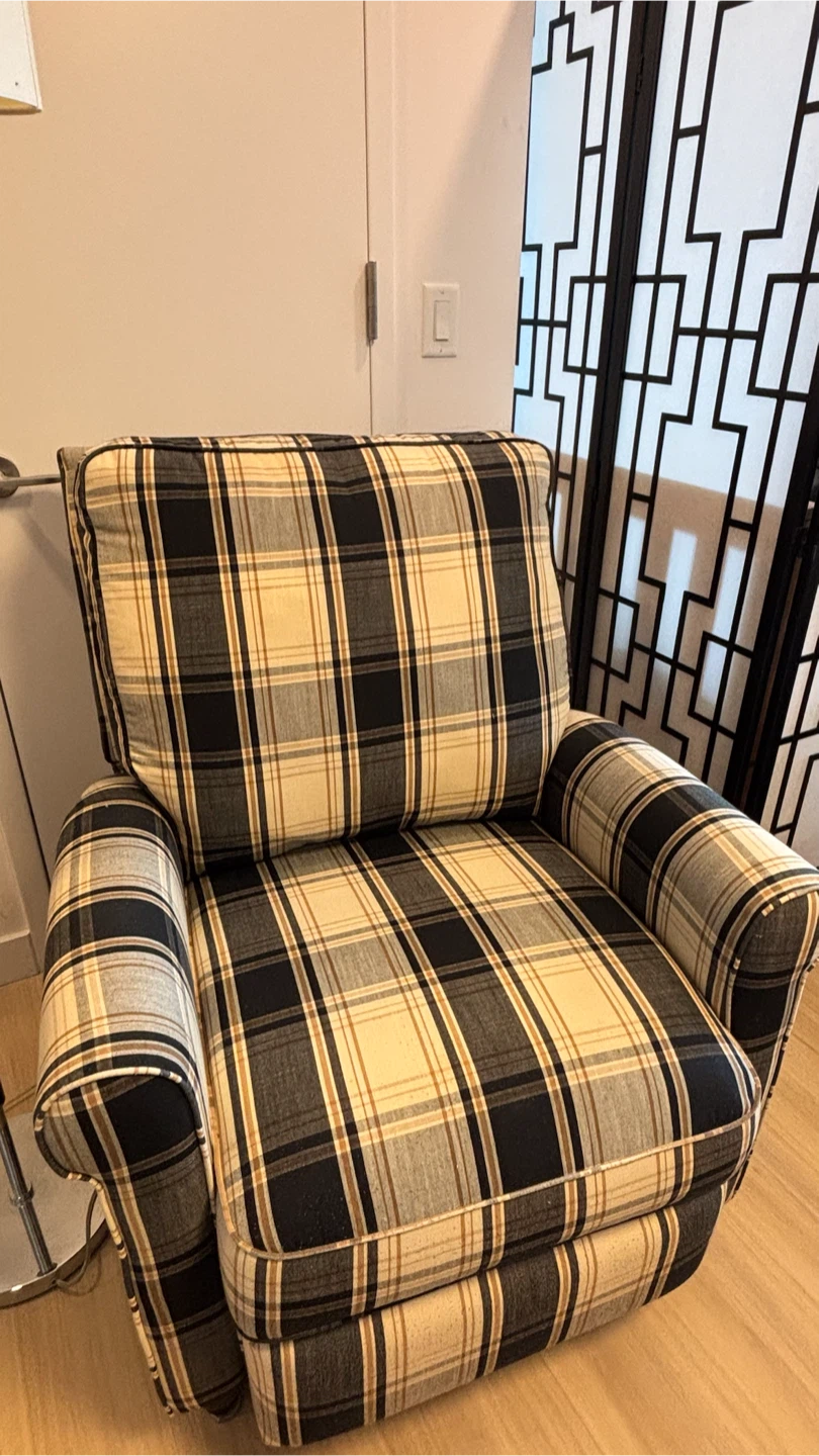 Recliner with floor lamp