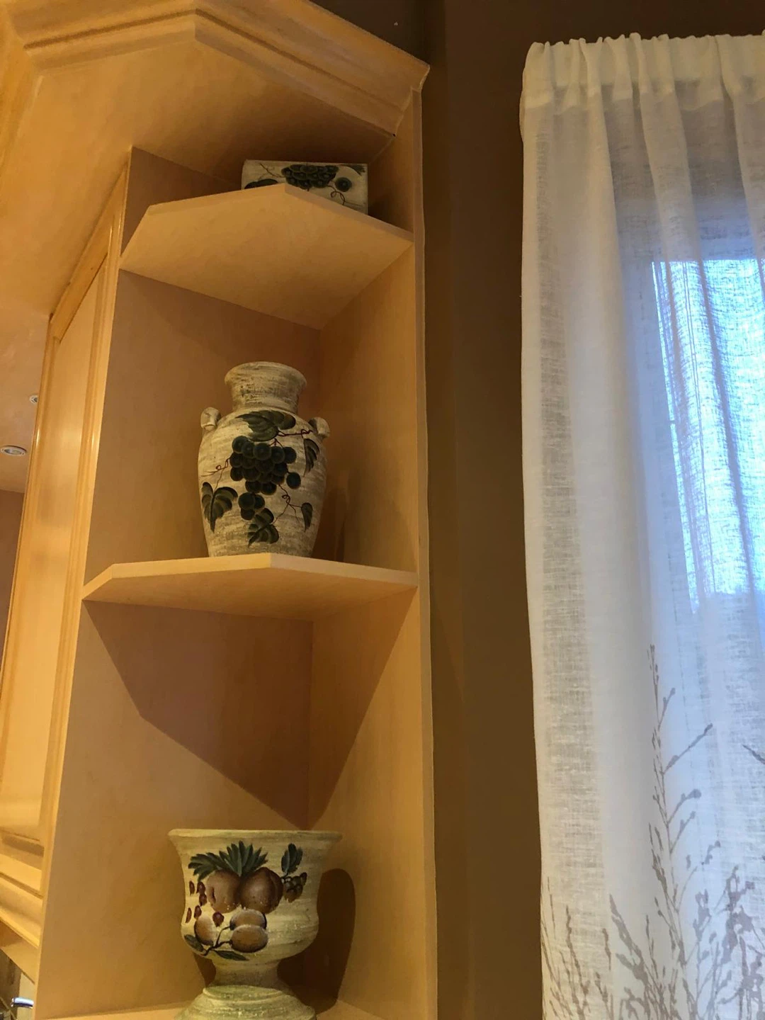 Home decor and plants - photo 2