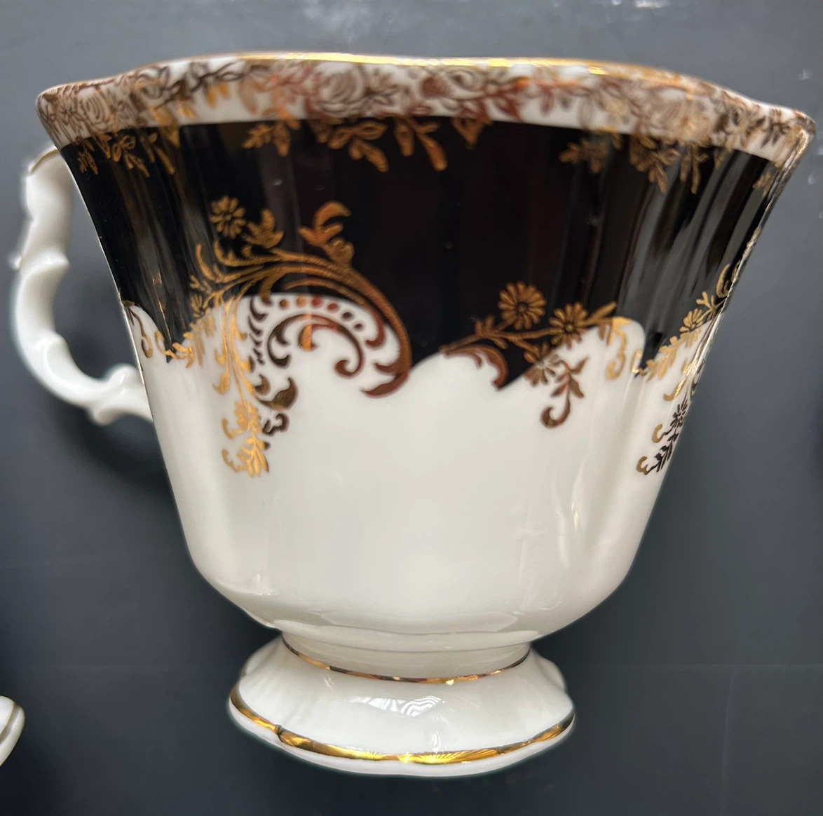 Royal Albert Regina VINTAGE Series Ruby Teacups Set - photo 3