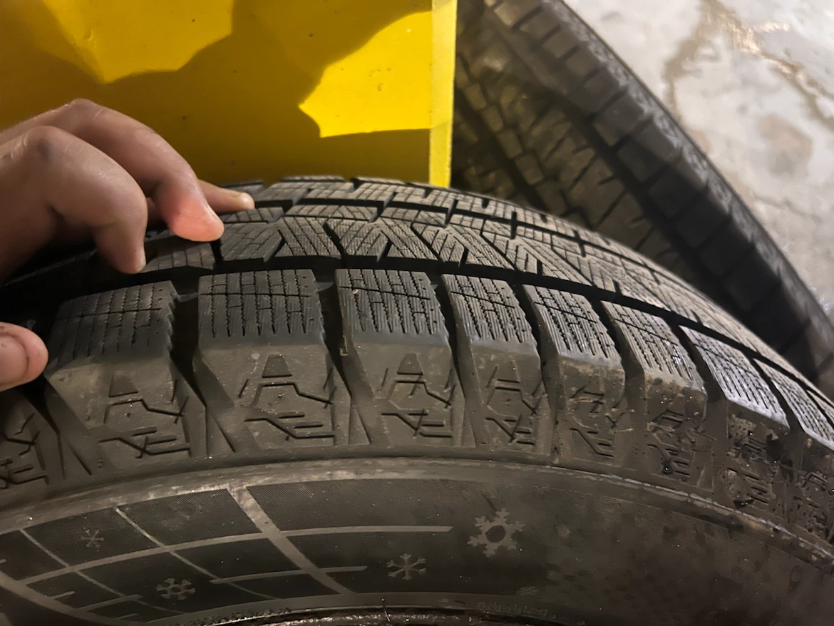 225 65 R17 snow tires - photo 2