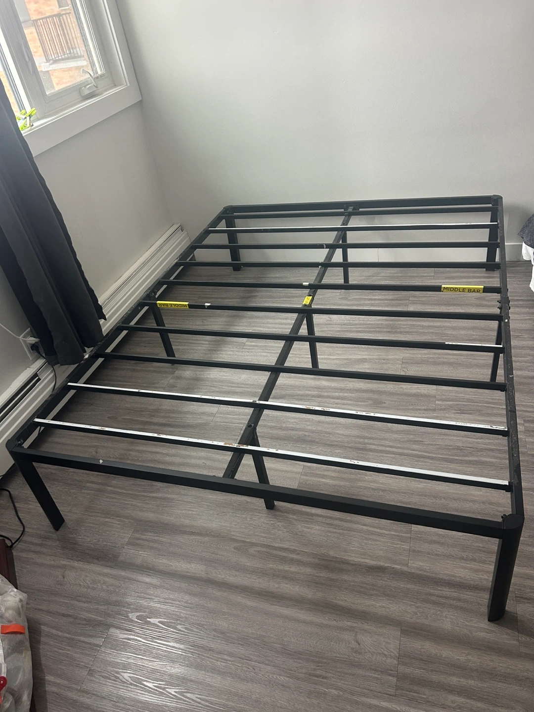 Zinus 16 inch Queen size metal bed frame - photo 2