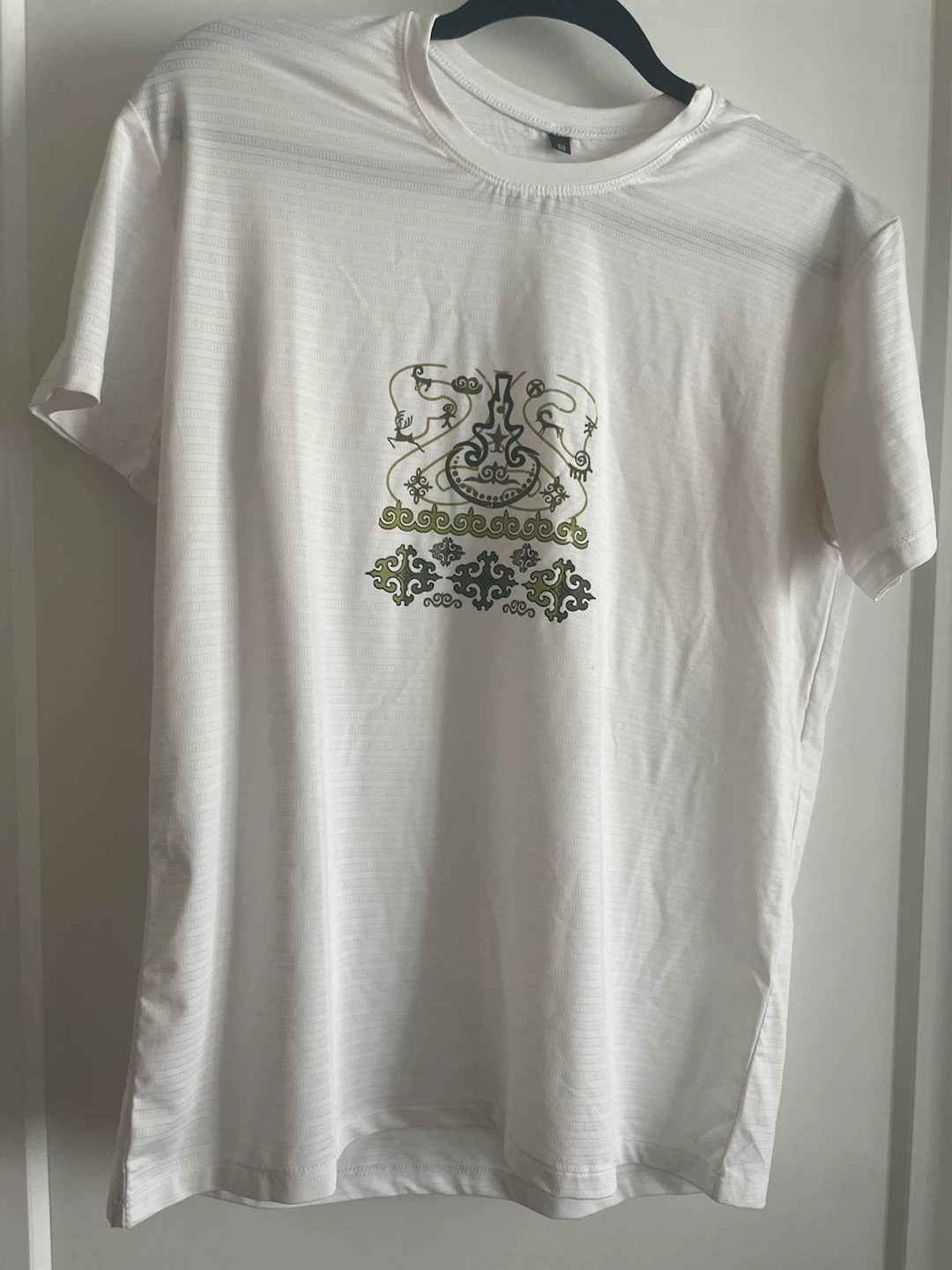 White T-Shirt with Graphic Design unisex medium size