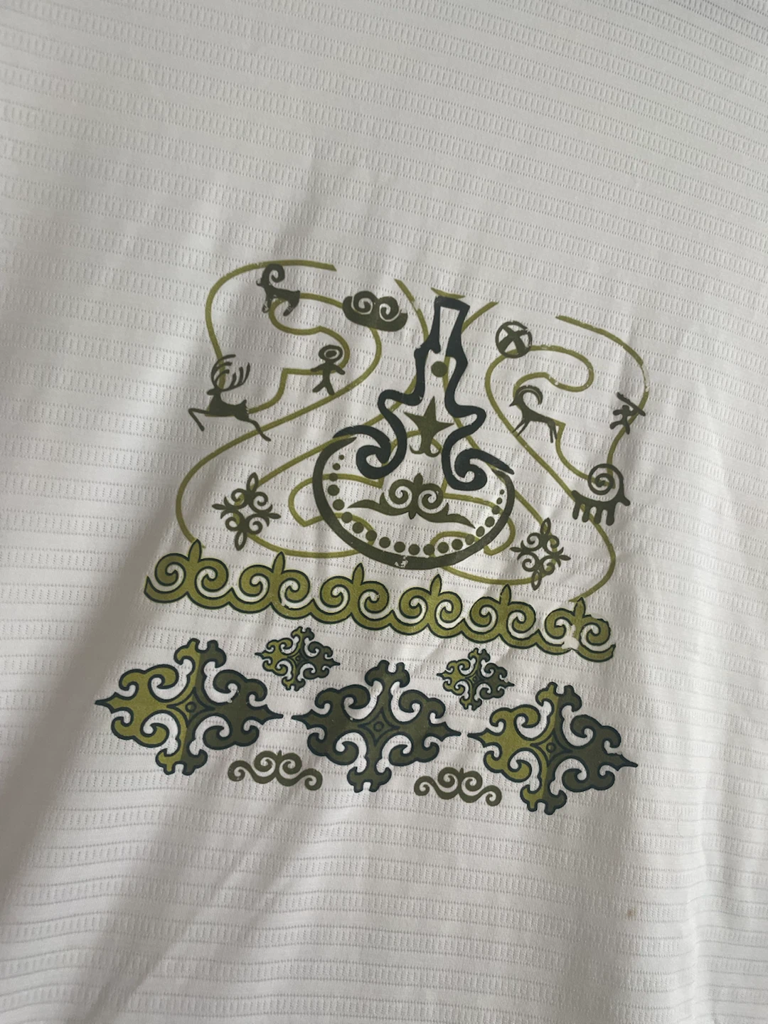 White T-Shirt with Graphic Design unisex medium size - photo 2