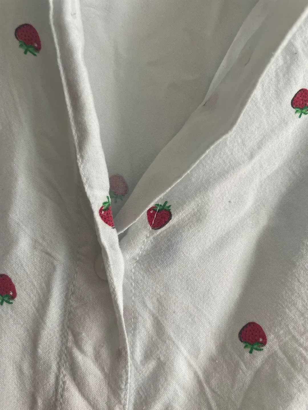 Joysan White Strawberry Print Button-Up Shirt Size L - photo 2