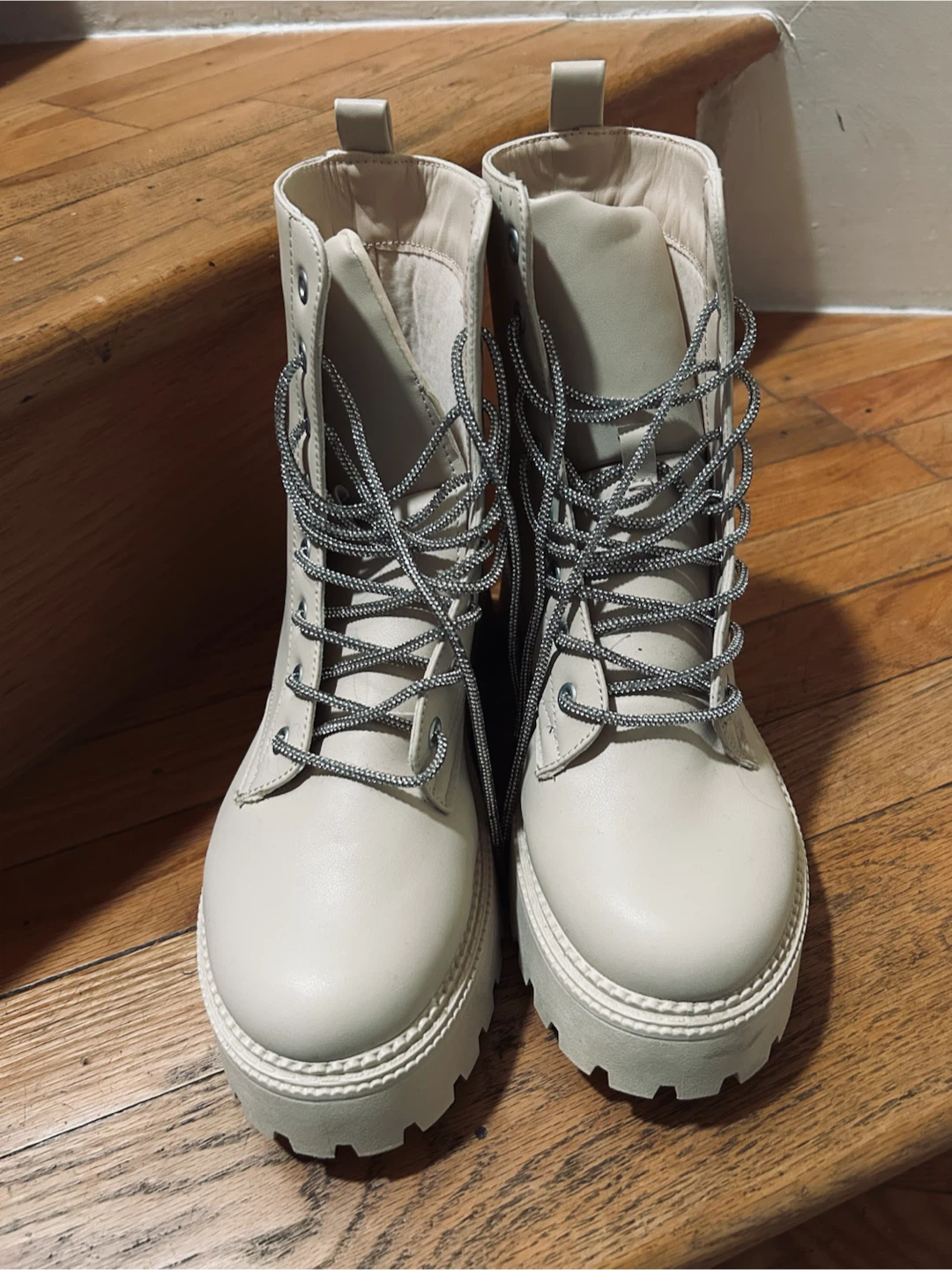 Women's Cream Combat Boots streetwear  Size 8