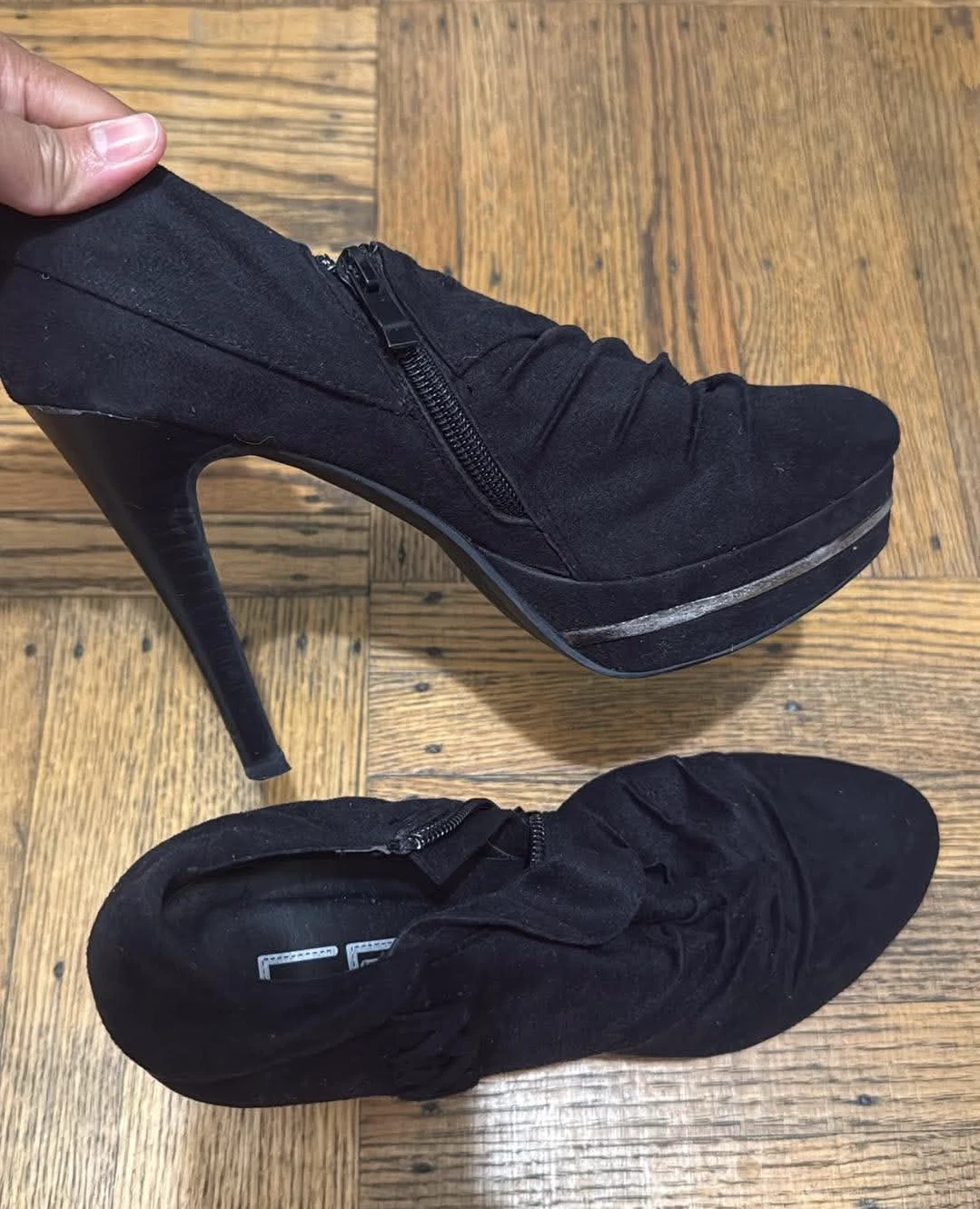 Black Faux Suede High /Heel Ankle Boots - photo 2