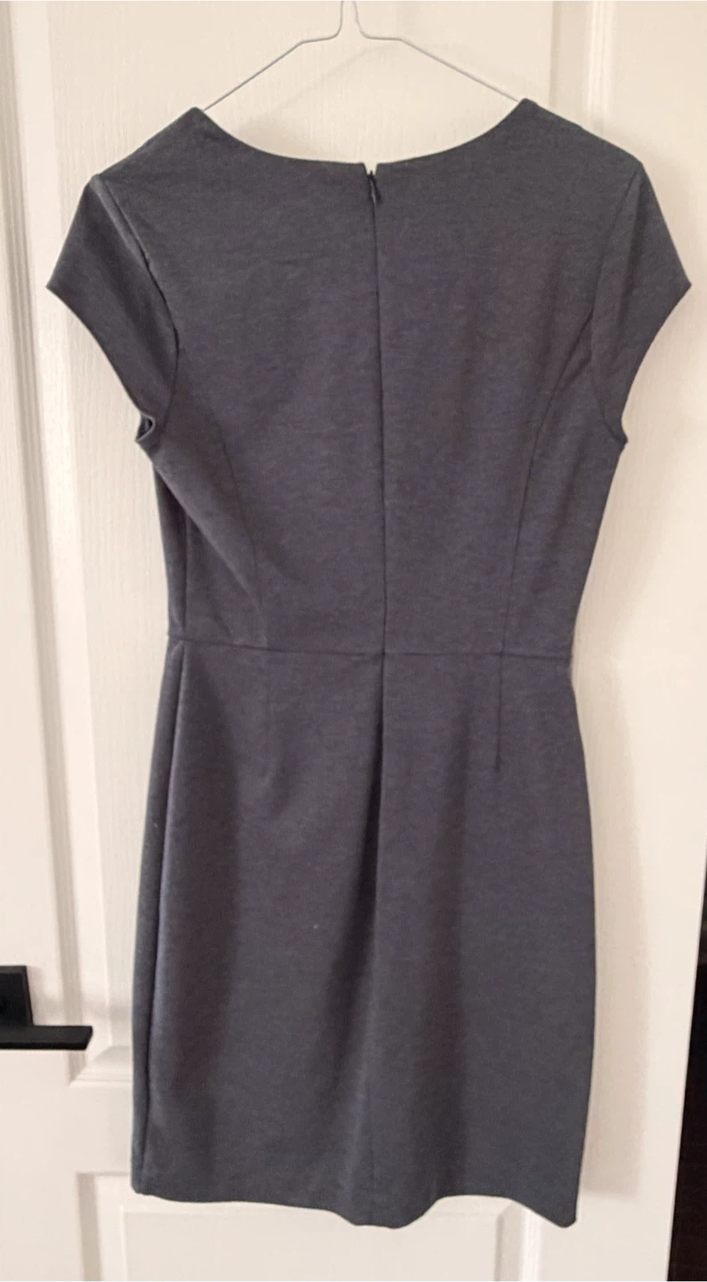 LIKE NEW Banana Republic Grey Cap Sleeve Dress Womens Size 2 - photo 2