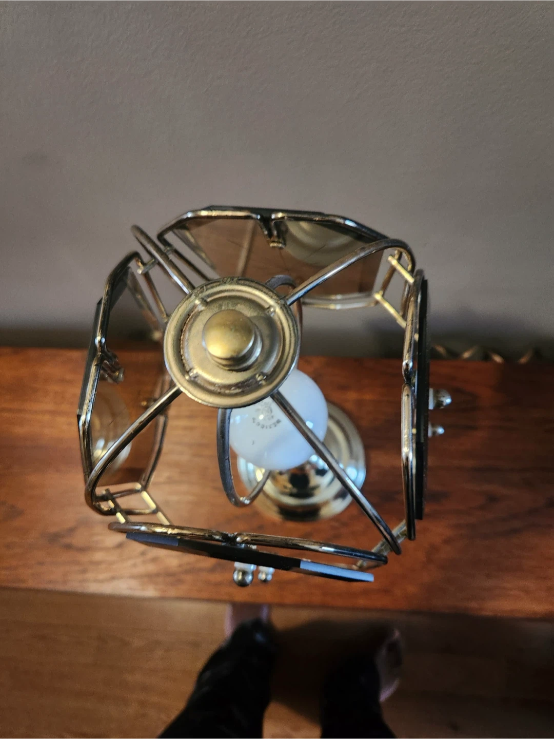PAIR OF VINTAGE BRASS & SMOKED-GLASS TABLE LAMPS - photo 5