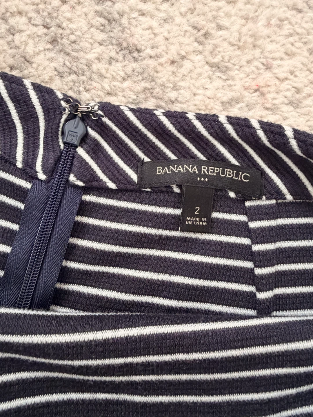 LIKE NEW Banana Republic Striped Pencil Skirt Womens Size 2 - photo 3