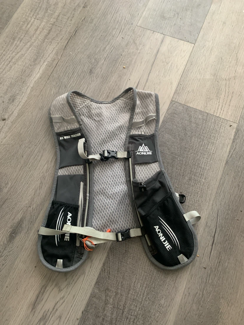New Aonijie running vest
