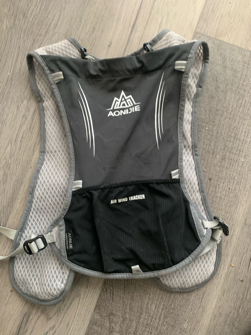 New Aonijie running vest - photo 2
