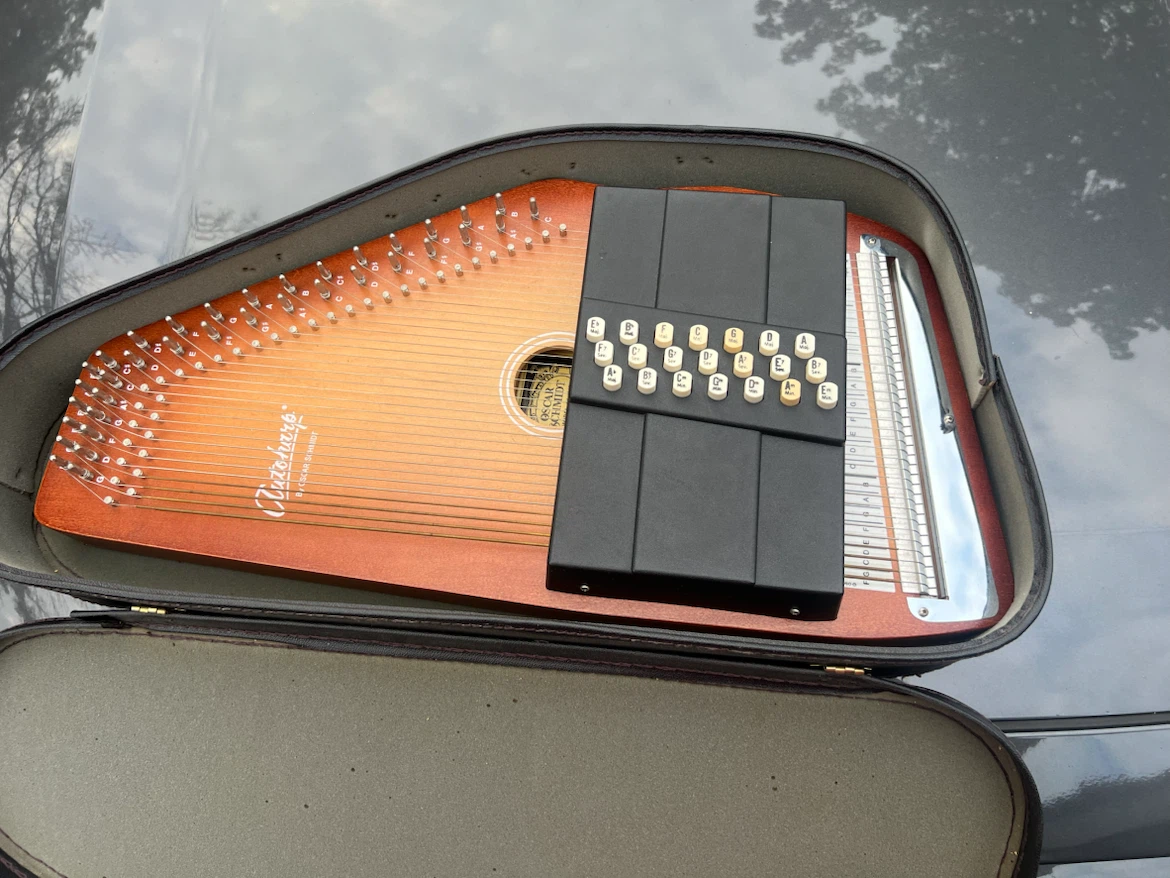 Autoharp Musical Instrument in Case - photo 2