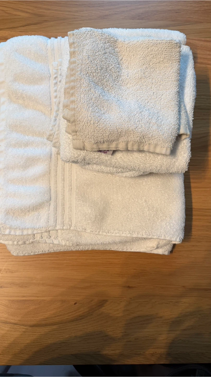 White Towel Set