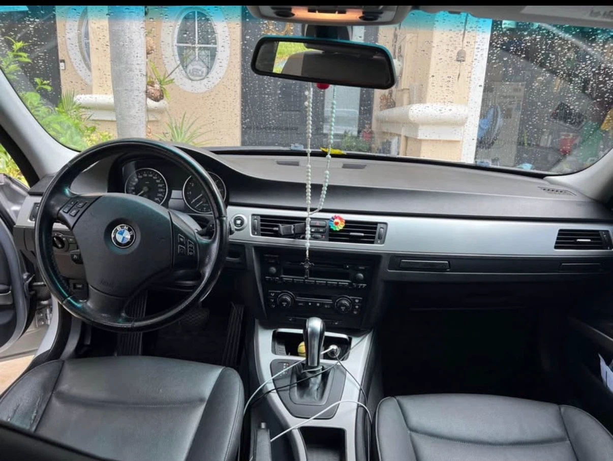 BMW 3 Series Sedan - photo 3