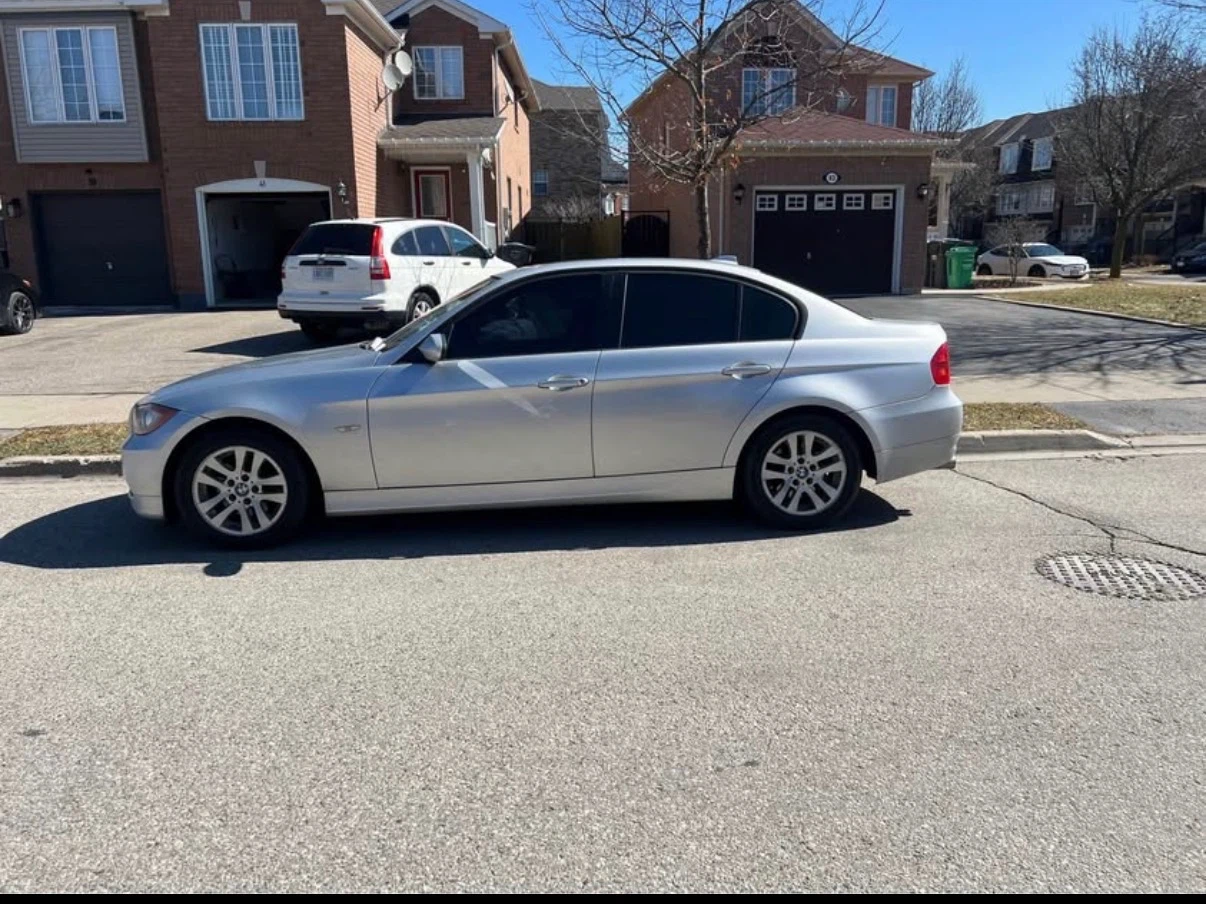 BMW 3 Series Sedan - photo 4
