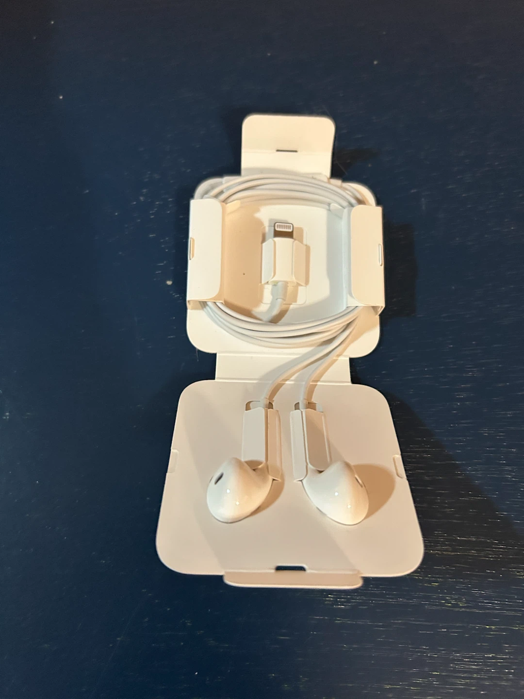 Apple EarPods with Lightning Connector - photo 2