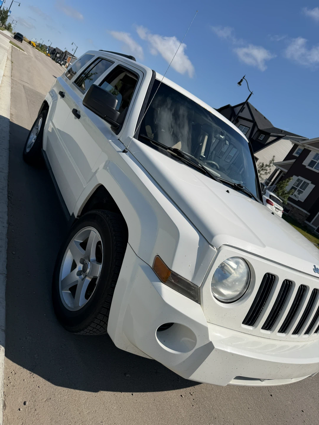White Jeep Patriot - photo 2