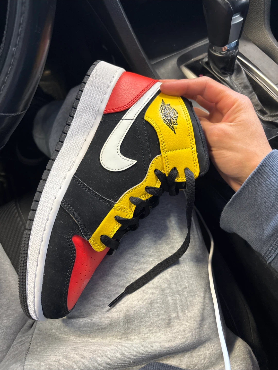 Air Jordan 1 Mid SE Youth Shoes - photo 5