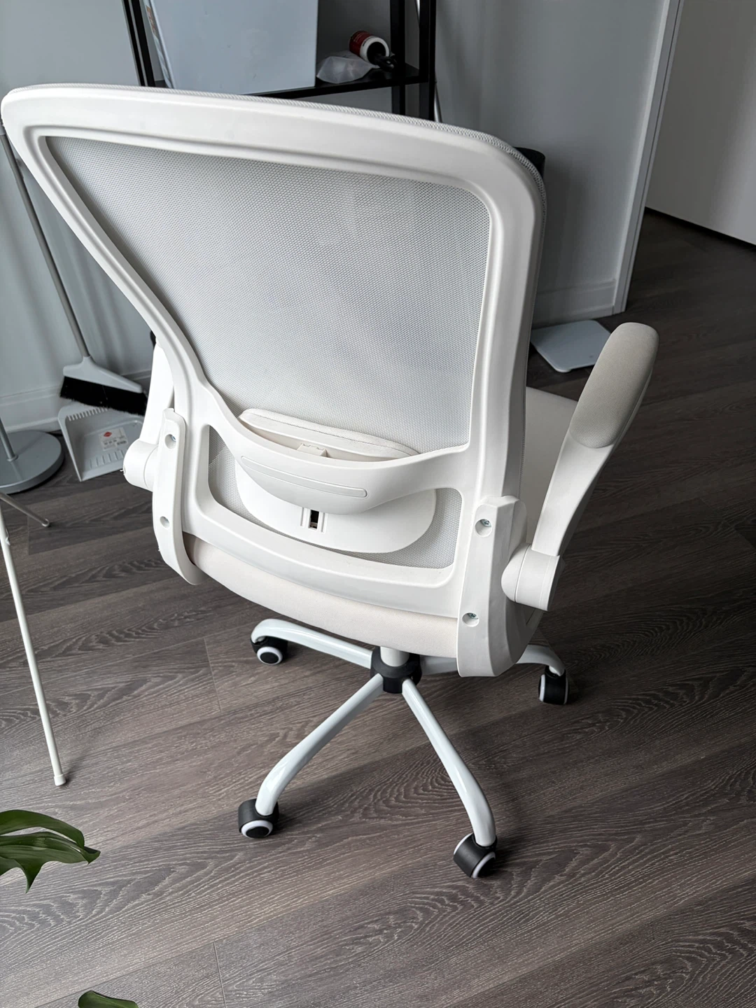 White Mesh Office Chair