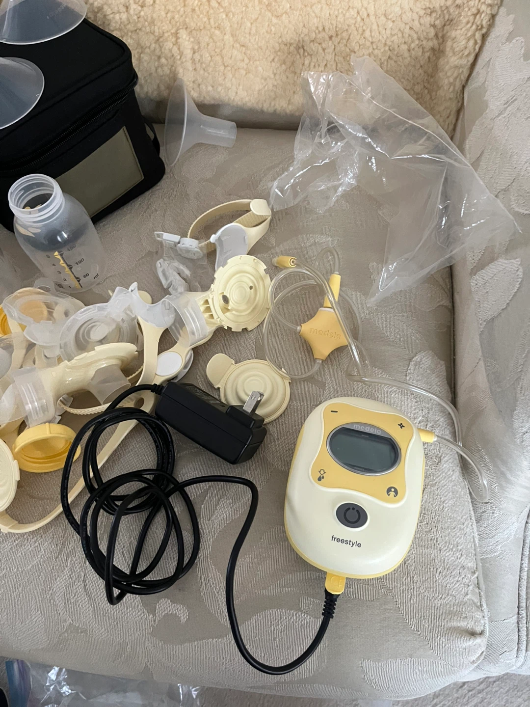 Medela Freestyle Double Breast Pump - photo 2